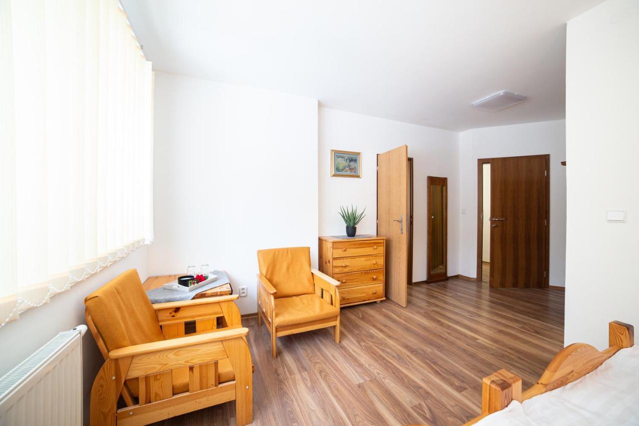 Penzion Palatin Rajecké Teplice Exterior foto