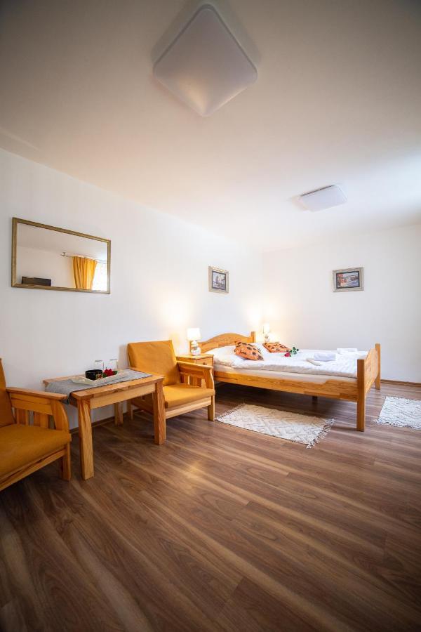 Penzion Palatin Rajecké Teplice Exterior foto