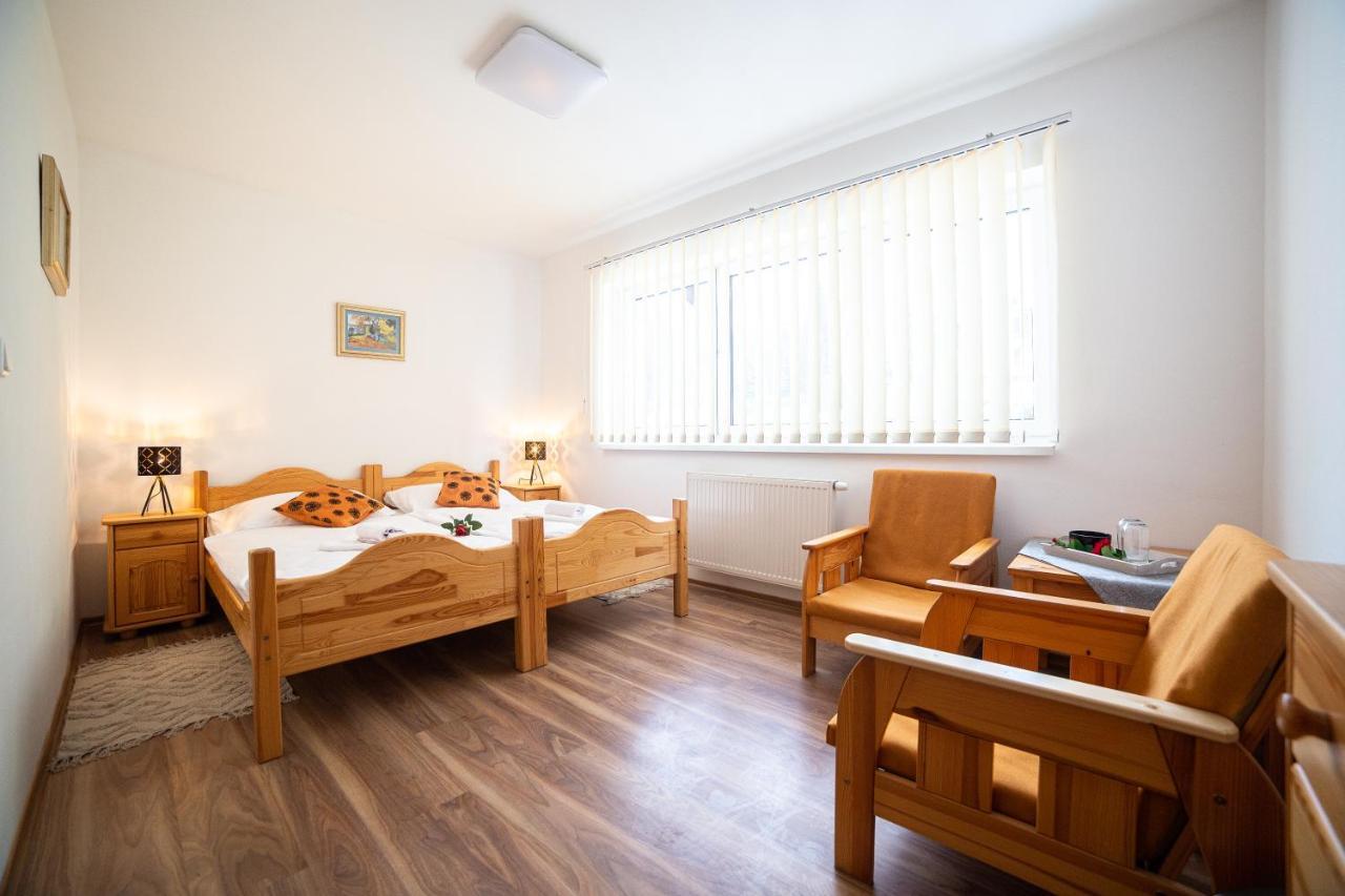 Penzion Palatin Rajecké Teplice Exterior foto